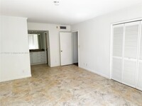 907 Cypress Terrace, Unit 206 in Pompano Beach, FL - Building Photo - Building Photo