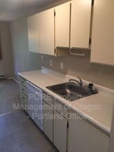 5160 NW Neakahnie Ave in Portland, OR - Building Photo - Building Photo