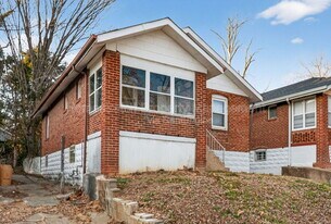 8347 Eton Pl in Jennings, MO - Building Photo