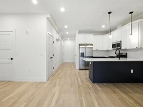 633 Newark Ave, Unit 201 in Jersey City, NJ - Building Photo - Building Photo