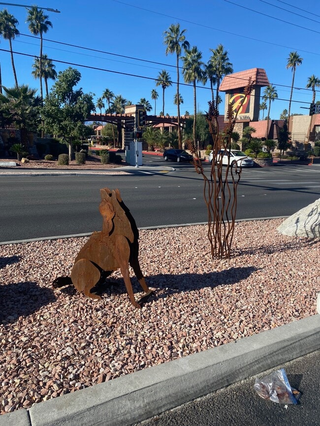 5141 River Glen Dr in Las Vegas, NV - Building Photo - Building Photo