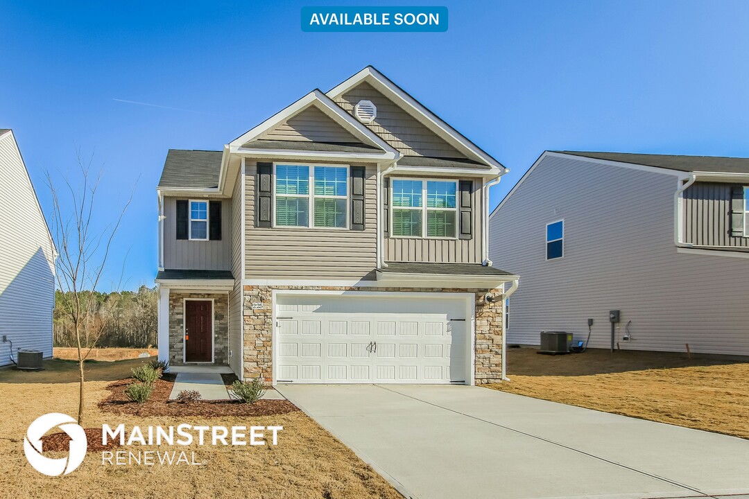 225 Rustling Way in Zebulon, NC - Building Photo