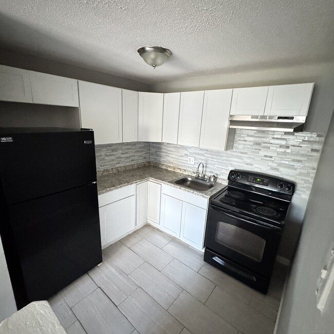78 Homeside Ave in West Haven, CT - Building Photo - Building Photo