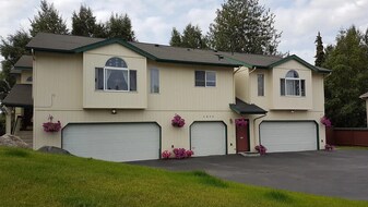 1571 Elcadore Dr in Anchorage, AK - Building Photo