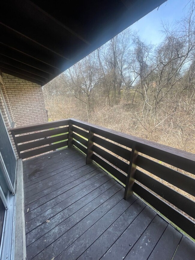 4078 Sanlin Dr in Carnot-Moon, PA - Building Photo - Building Photo