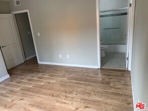 5526 Barton Ave in Los Angeles, CA - Building Photo - Building Photo