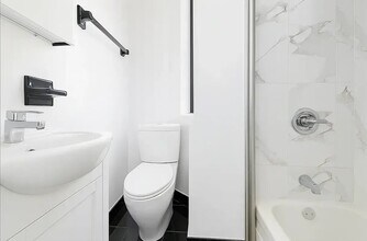 126 Elizabeth St in New York, NY - Building Photo - Building Photo