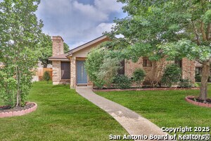 16714 Summer Creek Dr in San Antonio, TX - Building Photo - Building Photo