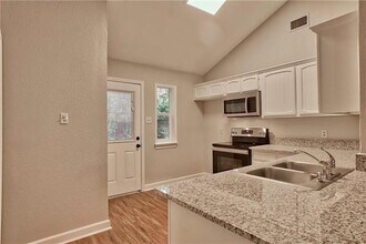 423 Augustine Dr in Euless, TX - Building Photo - Building Photo