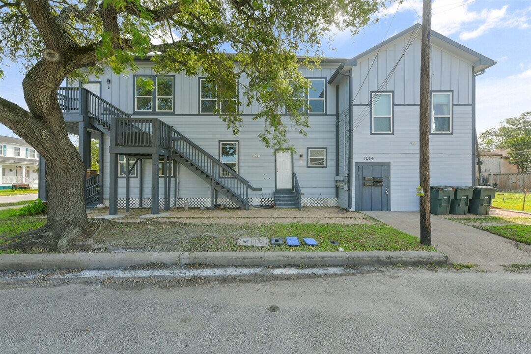 1219 33rd St in Galveston, TX - Building Photo