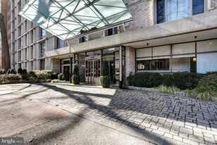 950 25th St NW in Washington, DC - Building Photo