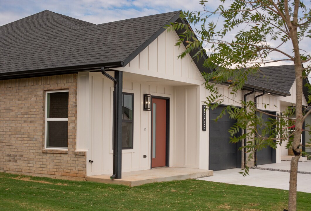 Glenhaven in Midwest City, OK - Building Photo