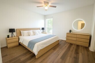 9206 N Allegro St, Unit C12 in Houston, TX - Building Photo - Building Photo