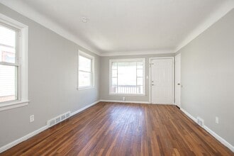 13812 Alvin Ave in Garfield Heights, OH - Foto de edificio - Building Photo