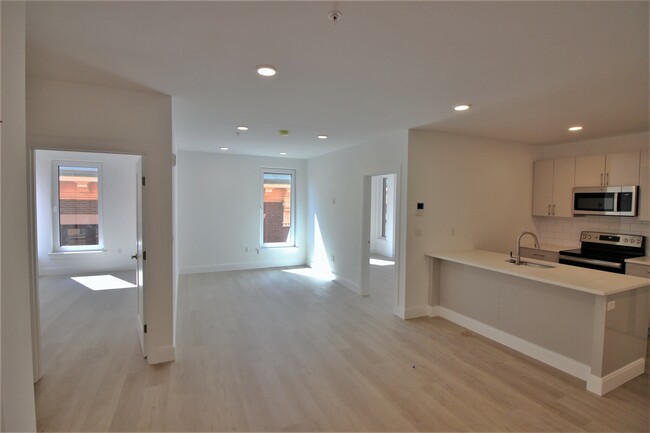 3 New St, Unit 503 in Boston, MA - Foto de edificio - Building Photo