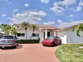 13240 Ortega Ln in North Miami, FL - Building Photo - Building Photo