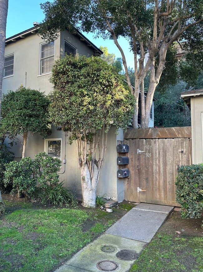 property at 505 W Maple St