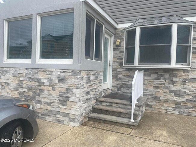 property at 60 Harding Ave