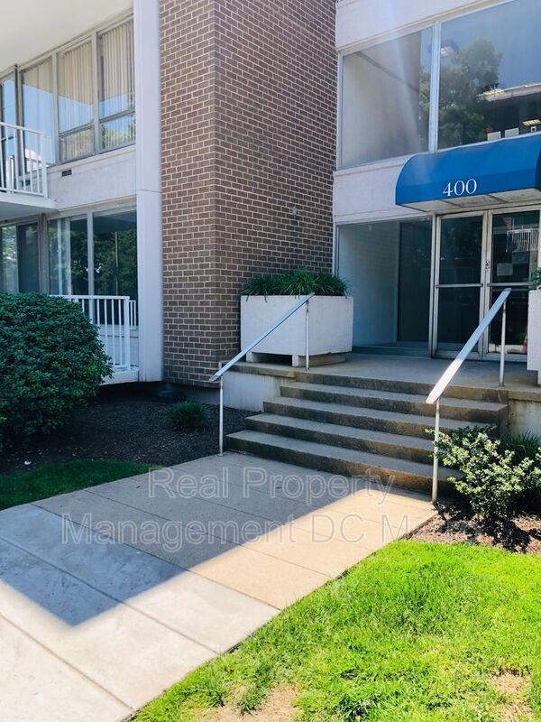 property at 400 O St SW