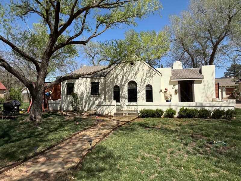 2405 S Hughes St in Amarillo, TX - Building Photo