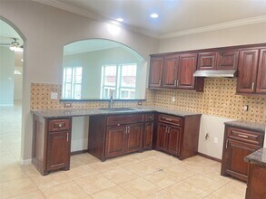 6430 Skyview Dr in Houston, TX - Building Photo - Building Photo