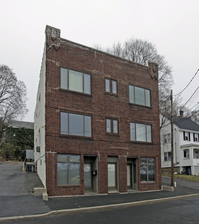 113 S Water St in Greenwich, CT - Foto de edificio - Building Photo