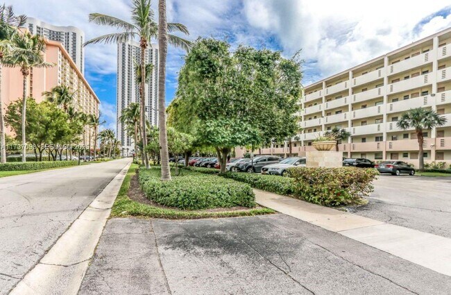 property at 220 Kings Point Dr