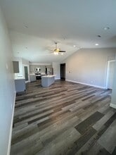 7809 Markgraf Ln in Klamath Falls, OR - Building Photo - Building Photo
