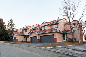 430-498 Patina Pl SW in Calgary, AB - Building Photo - Building Photo