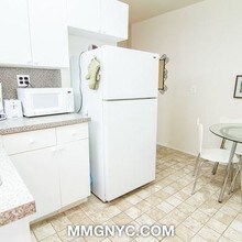401 E 68th St-Unit -4E-LE in New York, NY - Building Photo - Building Photo