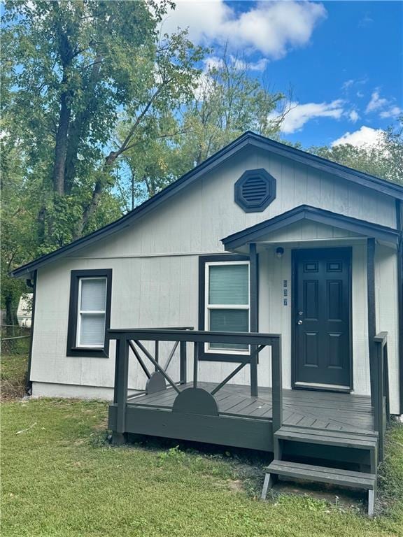 property at 837 S Elm St