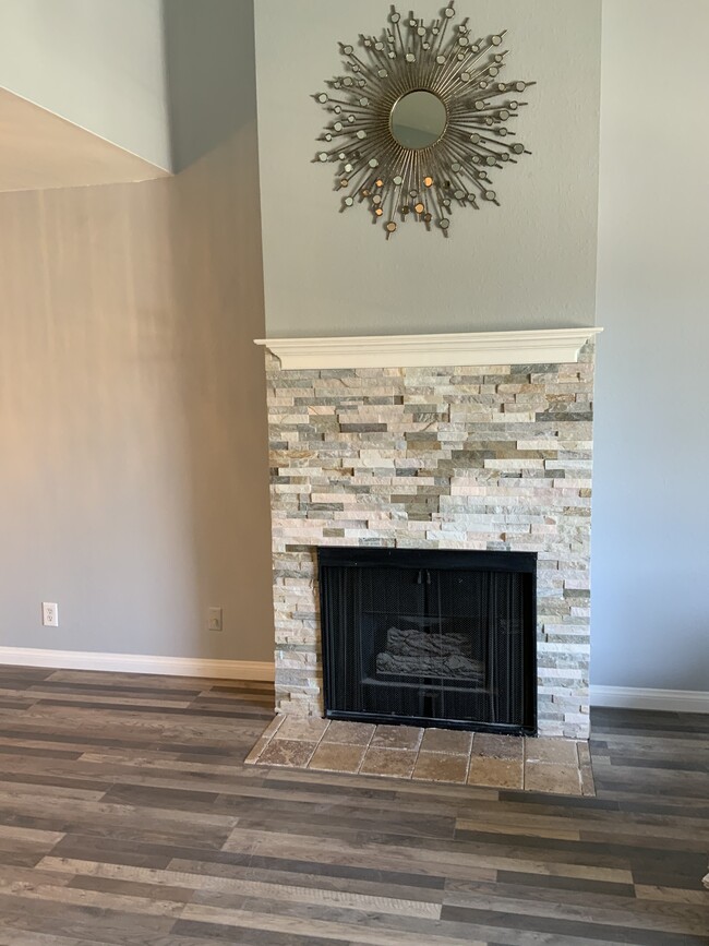 11244 Morrison Ave, Unit Apt 3- 2nd floor in Valley Village, CA - Building Photo - Building Photo