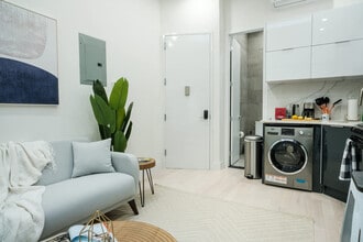 315 E 78th St in New York, NY - Building Photo - Building Photo