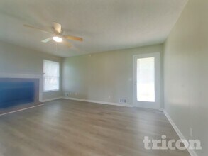 1810 Woodberry Ct in Canton, GA - Foto de edificio - Building Photo