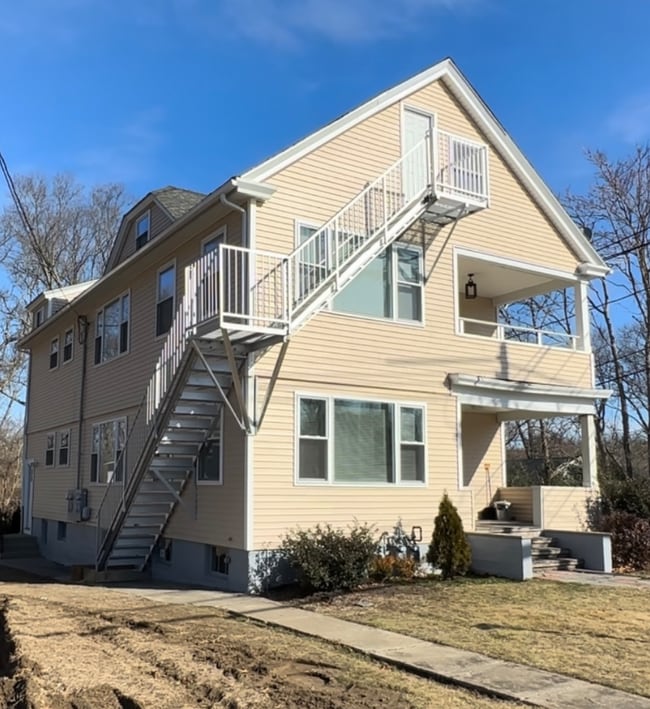 210 County St