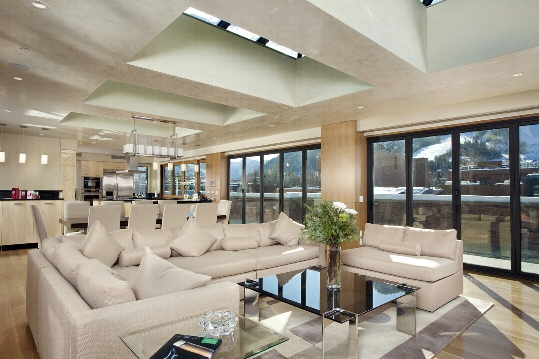 601 S W End St in Aspen, CO - Building Photo