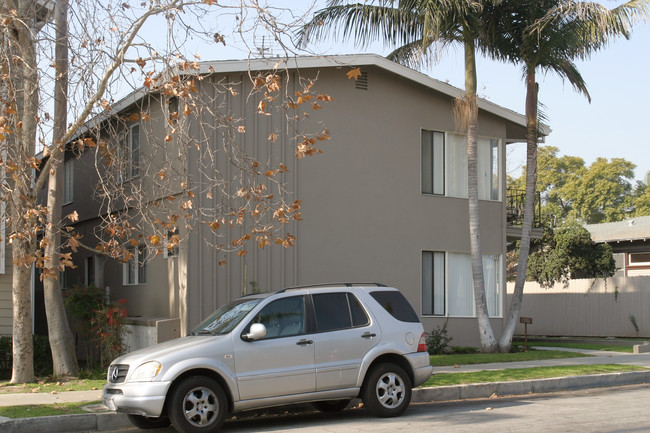 1445 Coronado Ave in Long Beach, CA - Foto de edificio - Building Photo