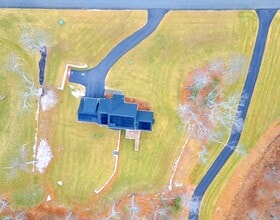 18 Locust Hill Dr in Mendon, MA - Building Photo - Building Photo