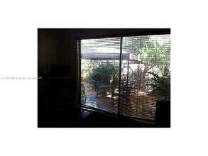 11327 SW 114th Ln Cir in Miami, FL - Building Photo - Building Photo