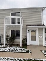 1593 Cornell Pl in Hoffman Estates, IL - Building Photo