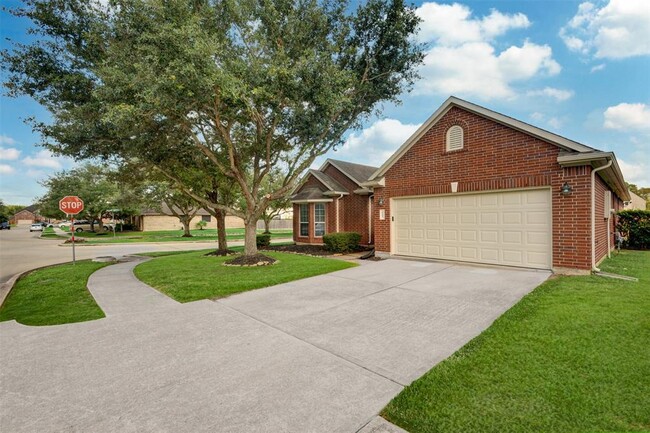 4607 Sebastopol Dr in Pearland, TX - Building Photo - Building Photo