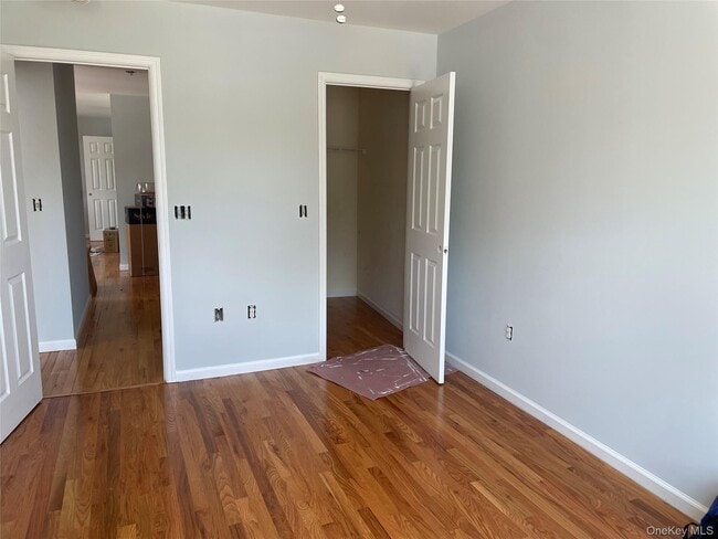 2 N Main St in Florida, NY - Building Photo - Building Photo