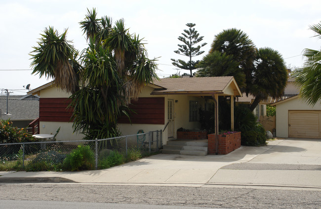 2548-2550 Sunset Dr in Ventura, CA - Building Photo - Building Photo