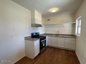 221 Orndorff Dr in El Paso, TX - Building Photo - Building Photo