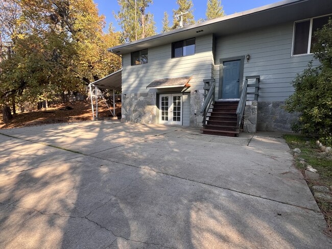 10647 Newtown Rd in Nevada City, CA - Building Photo - Building Photo