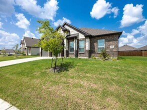 2318 Sheppards Ln in Waxahachie, TX - Building Photo - Building Photo
