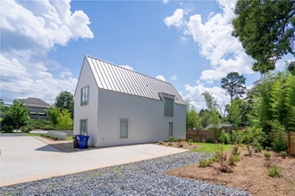 Rutherford House in Greenville, SC - Foto de edificio - Building Photo