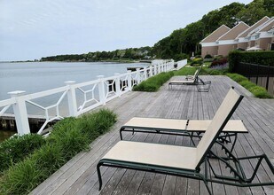 62 Canoe Place Rd in Hampton Bays, NY - Building Photo - Building Photo