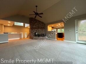2305 Greene St in West Linn, OR - Building Photo - Building Photo
