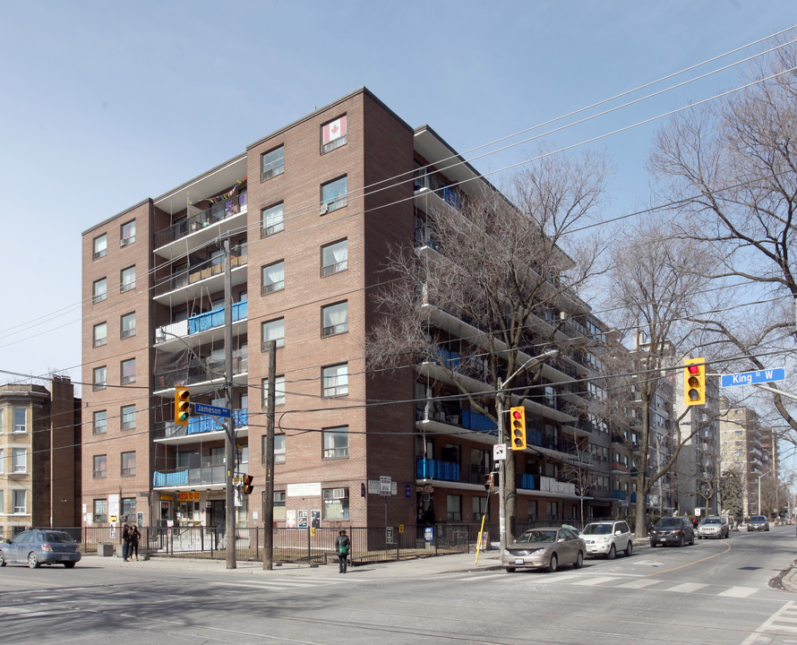 Grandview Apartments in Toronto, ON - Building Photo